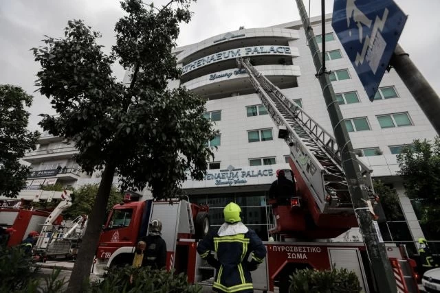 Πυρκαγιά στο ξενοδοχείο στη Συγγρού: Ενδείξεις εμπρησμού – Αναλαμβάνει το τμήμα Εγκλημάτων κατά Ζωής